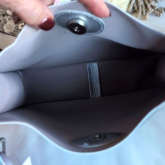 AhDorned🩶 Silver Vegan Leather Small Messenger Crossbody Bag NWT - Picture 3 of 11